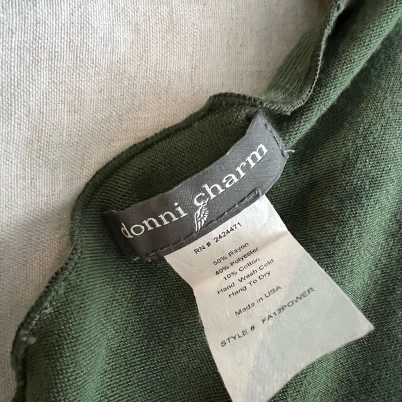 DONNI GREEN W 1 BLACK DETAIL CIRCULAR SCARF. - Picture 3 of 5